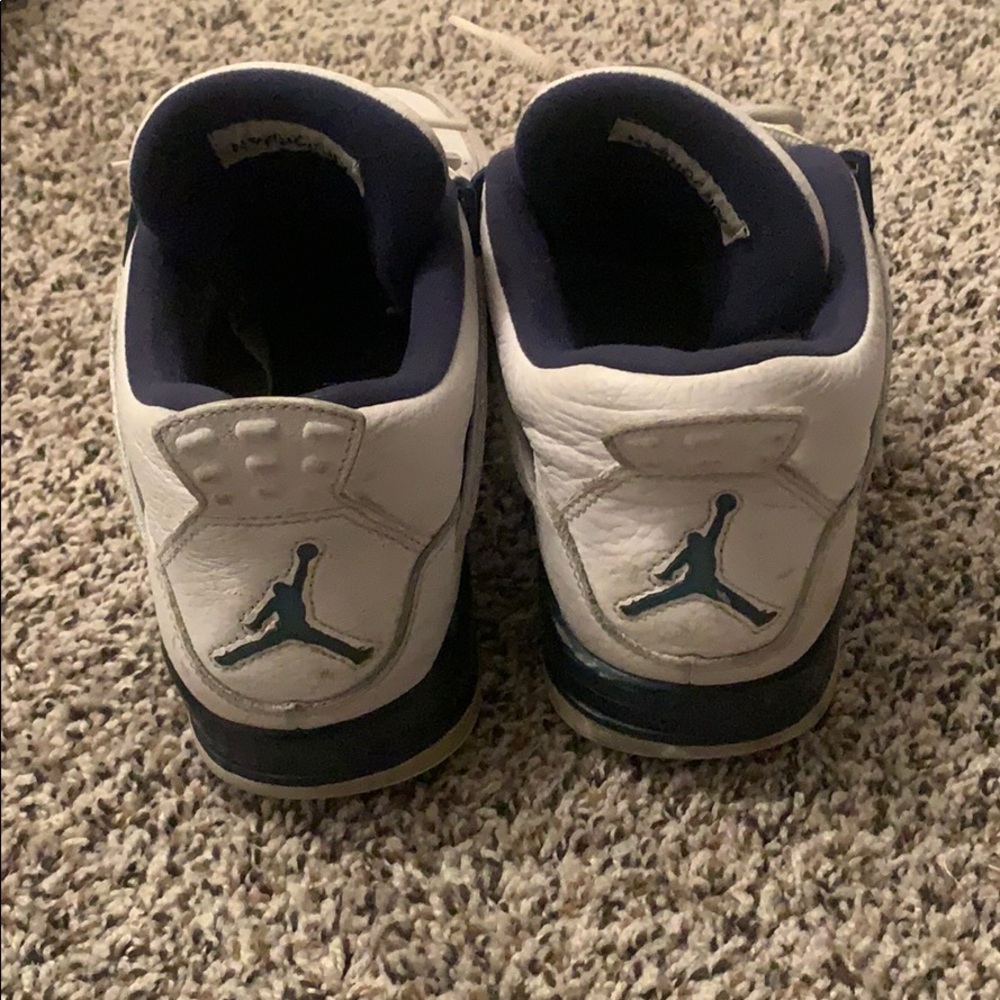 Shoes - Picture 2 of 4